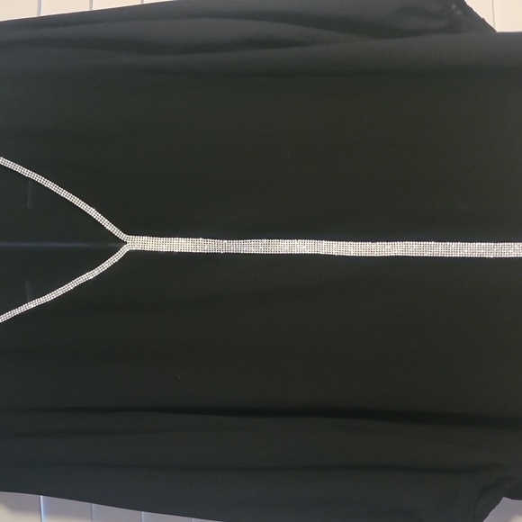 JM Collection black and silver top - Picture 2 of 7